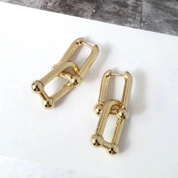 Jewelry - 18k Gold Hardware U-Shaped Chain Link Earrings